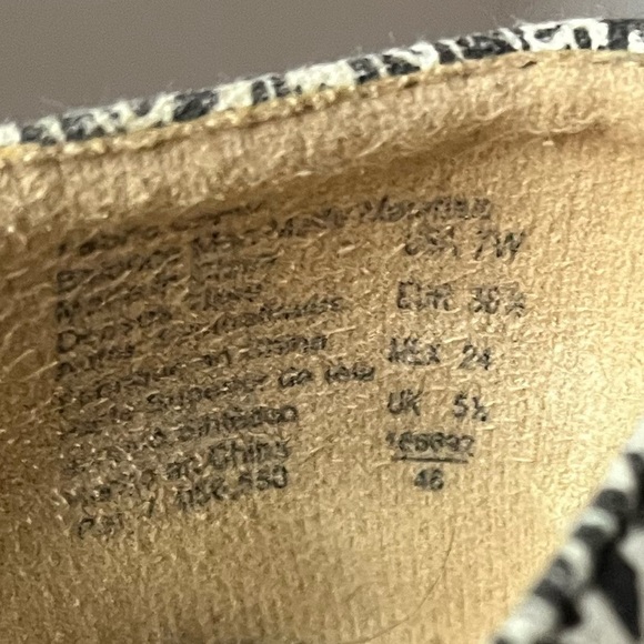 DexFlex Comfort Women’s Black & White Floral Cork Wedge Heels, Size 7 W - Picture 5 of 11